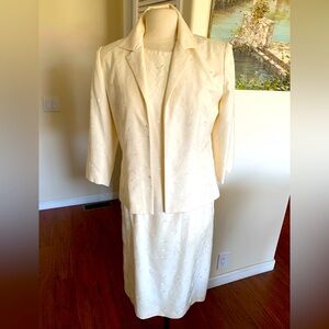 Kay Unger Cream Blazer and sleeveless tank dress Notched Lapels
